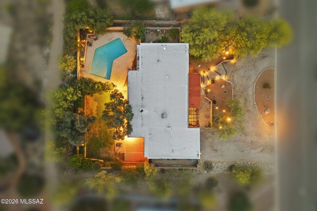 7701 E Knollwood Circle, Tucson, AZ 85750