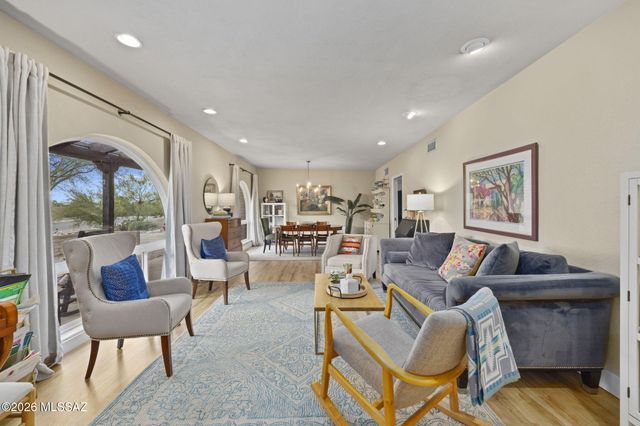 7701 E Knollwood Circle, Tucson, AZ 85750