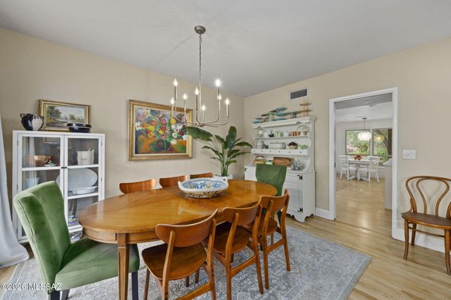 7701 E Knollwood Circle, Tucson, AZ 85750