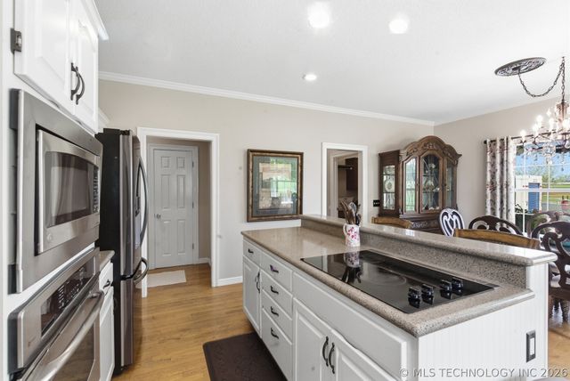 9952 E Shadowlake Drive, Claremore, OK 74017