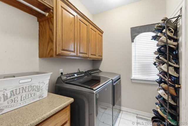9952 E Shadowlake Drive, Claremore, OK 74017