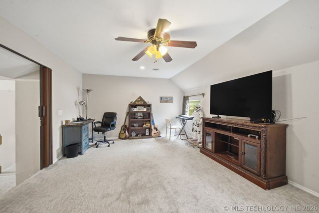 9952 E Shadowlake Drive, Claremore, OK 74017