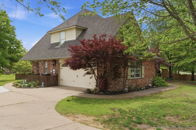 9952 E Shadowlake Drive, Claremore, OK 74017