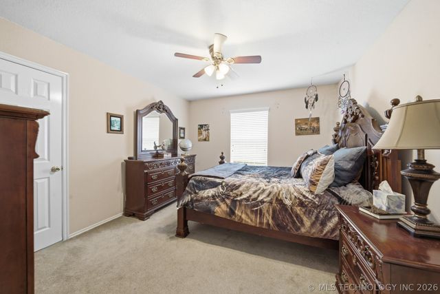 9952 E Shadowlake Drive, Claremore, OK 74017