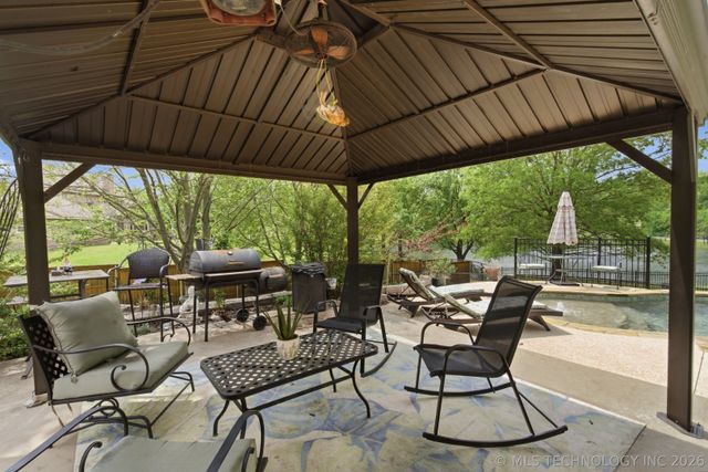 9952 E Shadowlake Drive, Claremore, OK 74017