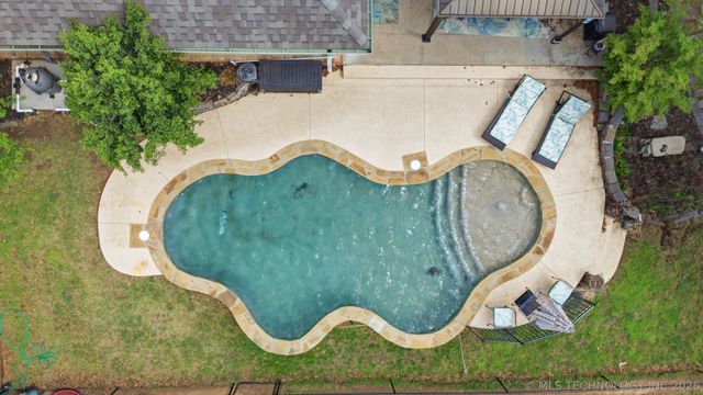 9952 E Shadowlake Drive, Claremore, OK 74017