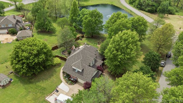 9952 E Shadowlake Drive, Claremore, OK 74017