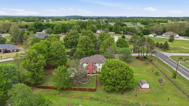 9952 E Shadowlake Drive, Claremore, OK 74017