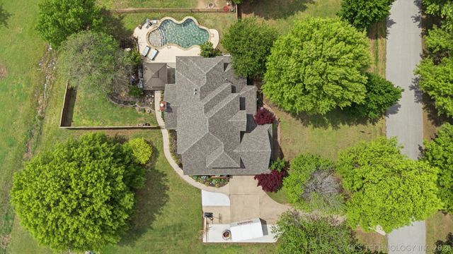 9952 E Shadowlake Drive, Claremore, OK 74017