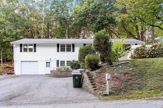 62 Wendell Rd, Fitchburg, MA 01420