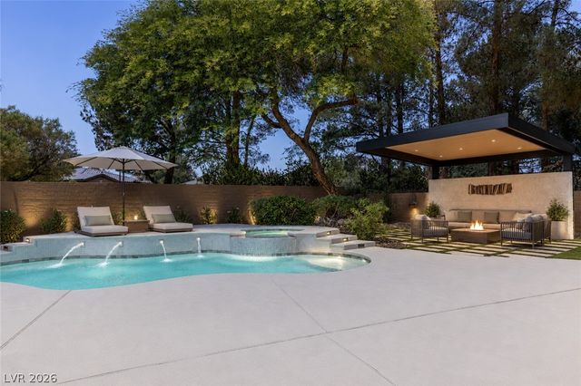 29 Desert Highlands Drive, Henderson, NV 89052