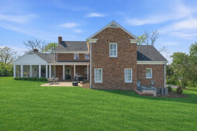 3616 Hoods Hill Rd, Nashville, TN 37215