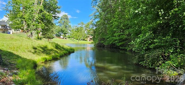 12 Farm Pond Lane, Candler, NC 28715