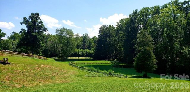 12 Farm Pond Lane, Candler, NC 28715