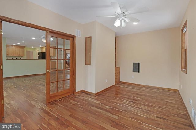 5 MARY CT, Cranbury, NJ 08512