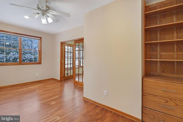 5 MARY CT, Cranbury, NJ 08512