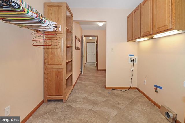 5 MARY CT, Cranbury, NJ 08512