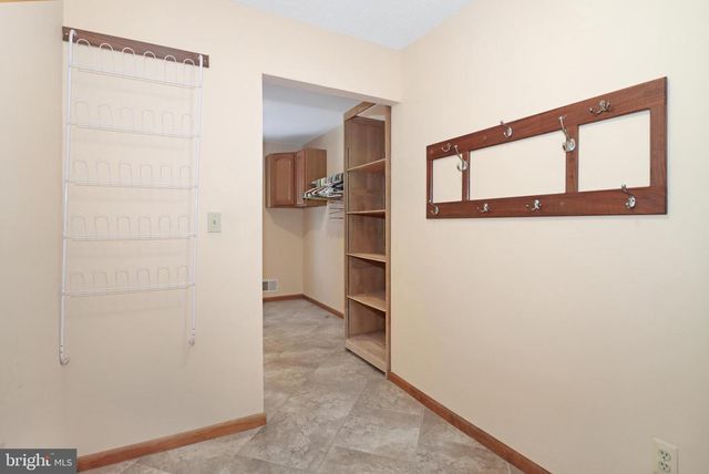 5 MARY CT, Cranbury, NJ 08512