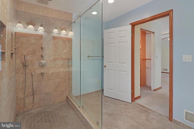 5 MARY CT, Cranbury, NJ 08512