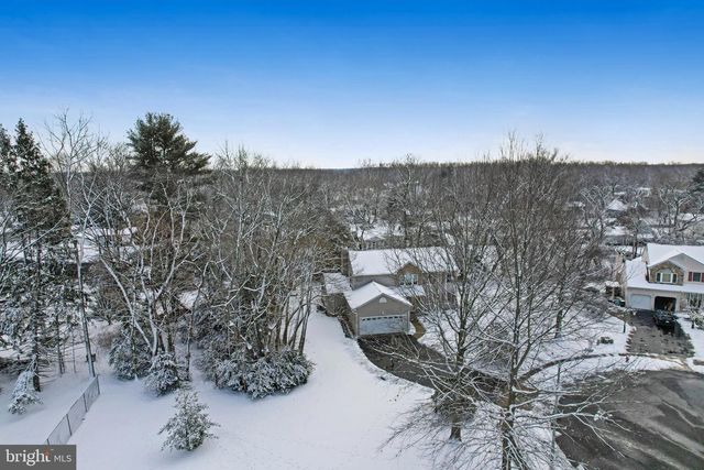 5 MARY CT, Cranbury, NJ 08512