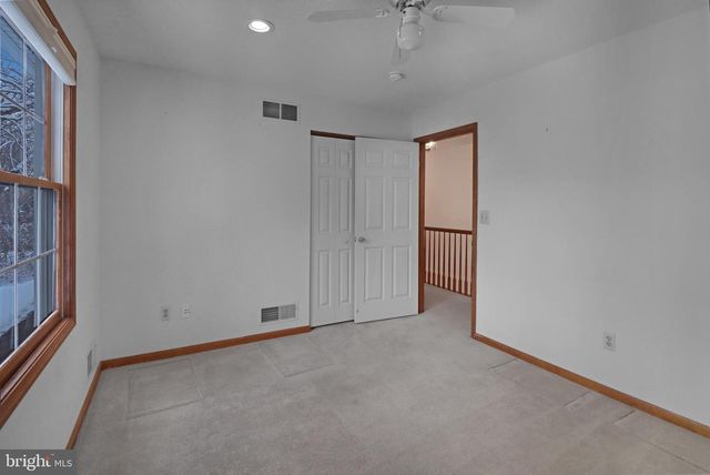 5 MARY CT, Cranbury, NJ 08512