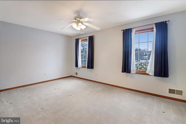 5 MARY CT, Cranbury, NJ 08512