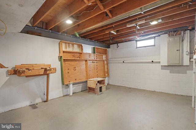 5 MARY CT, Cranbury, NJ 08512