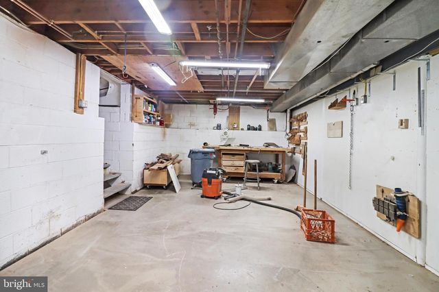 5 MARY CT, Cranbury, NJ 08512