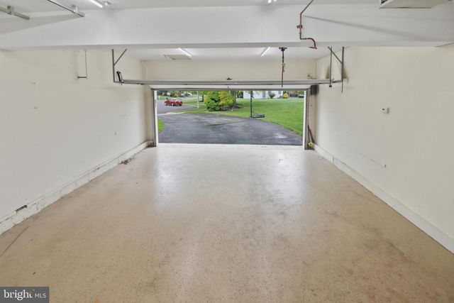 5 MARY CT, Cranbury, NJ 08512