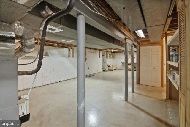 5 MARY CT, Cranbury, NJ 08512