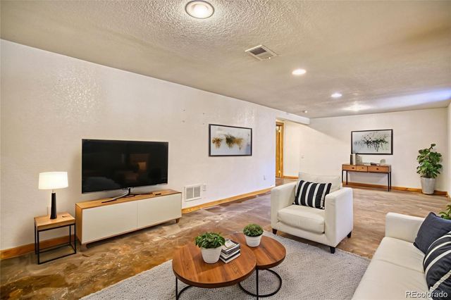 447 W 8th Street, Loveland, CO 80537