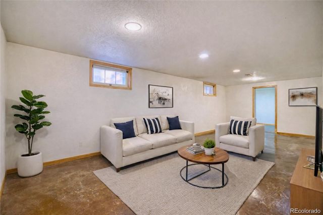 447 W 8th Street, Loveland, CO 80537