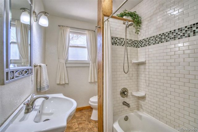 447 W 8th Street, Loveland, CO 80537