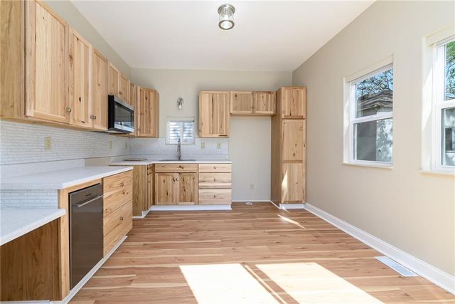 811 Dakota Street, Leavenworth, KS 66048