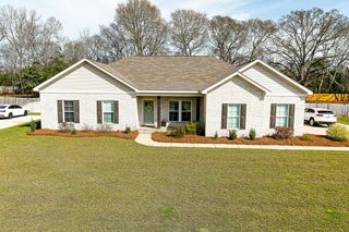 214 Magnolia Place, Newton, AL 36352