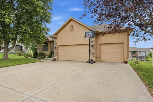 1601 Chisam Road, Kearney, MO 64060