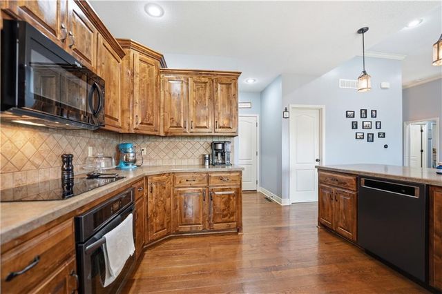 1601 Chisam Road, Kearney, MO 64060