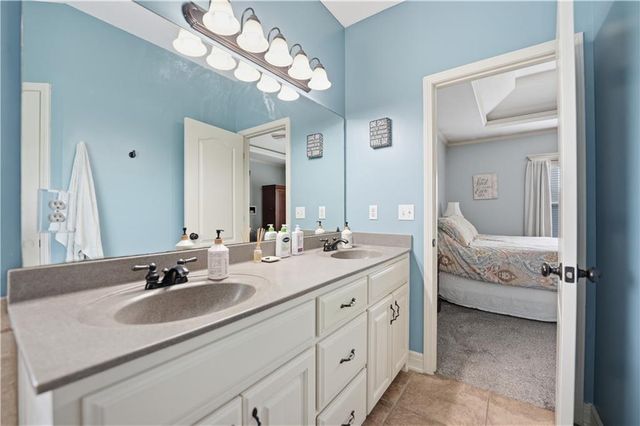 1601 Chisam Road, Kearney, MO 64060