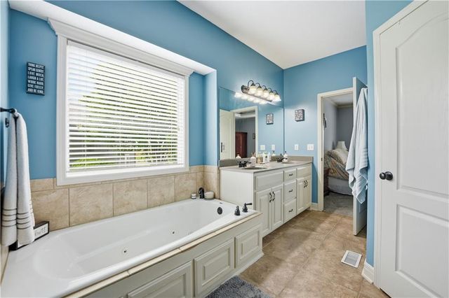 1601 Chisam Road, Kearney, MO 64060