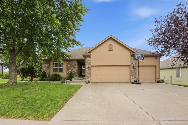 1601 Chisam Road, Kearney, MO 64060