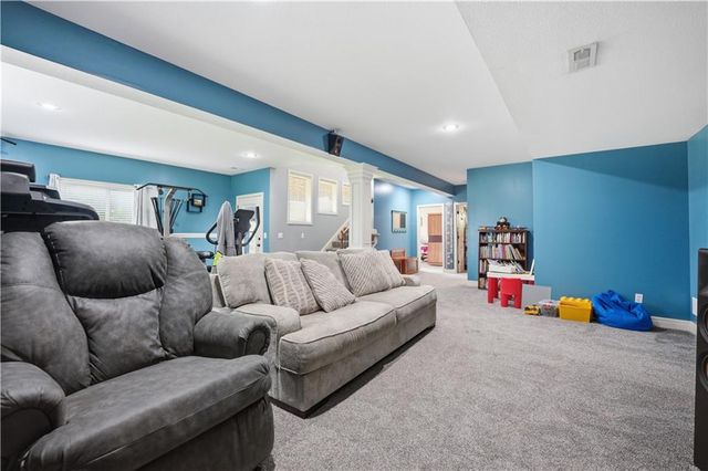 1601 Chisam Road, Kearney, MO 64060