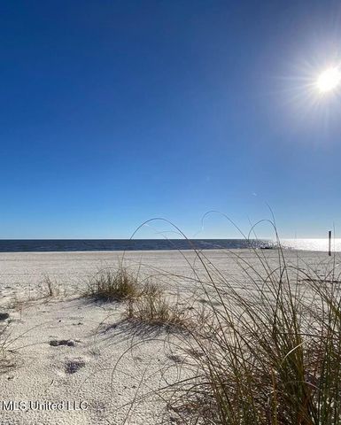 2507 Beach Boulevard, Pascagoula, MS 39567