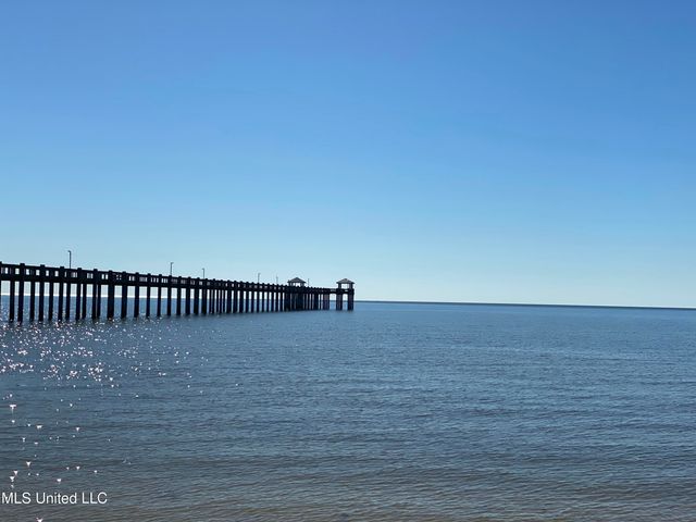 2507 Beach Boulevard, Pascagoula, MS 39567