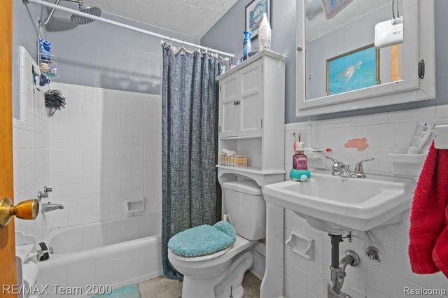 5871 Cooper Street, Taylor, MI 48180