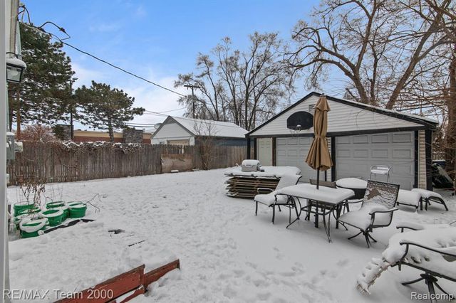 5871 Cooper Street, Taylor, MI 48180
