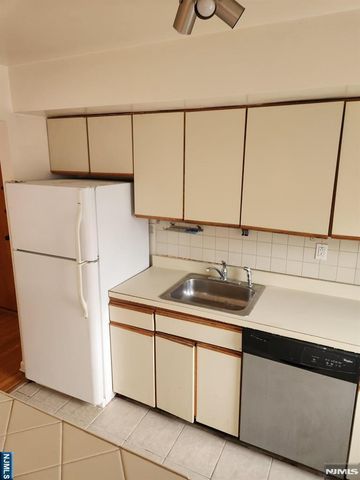 216 Prospect Avenue 1C, Hackensack, NJ 07601