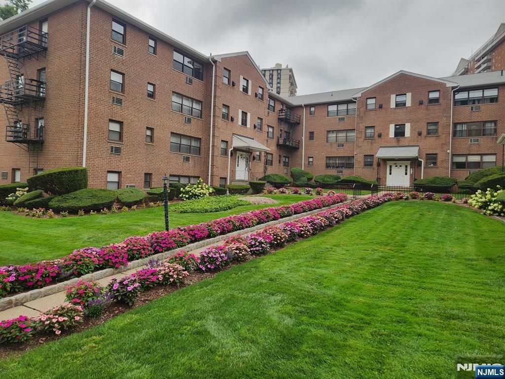 216 Prospect Avenue 1C, Hackensack, NJ 07601