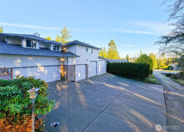 2115 Fairway Lane, Oak Harbor, WA 98277