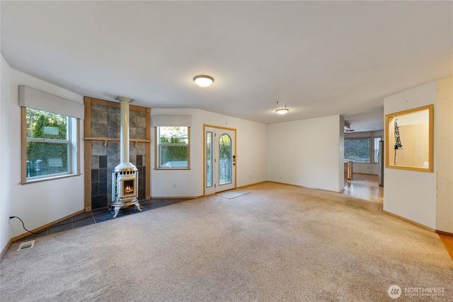 2115 Fairway Lane, Oak Harbor, WA 98277