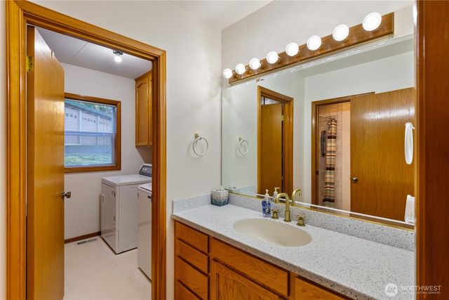 2115 Fairway Lane, Oak Harbor, WA 98277